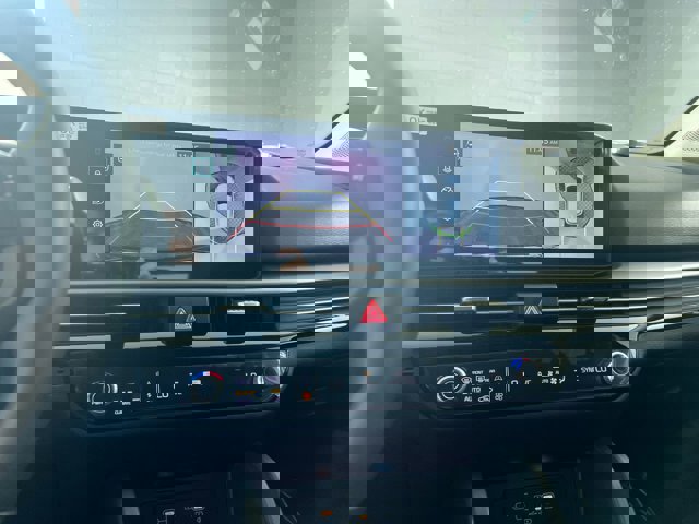 Vehicle image 29 of 36