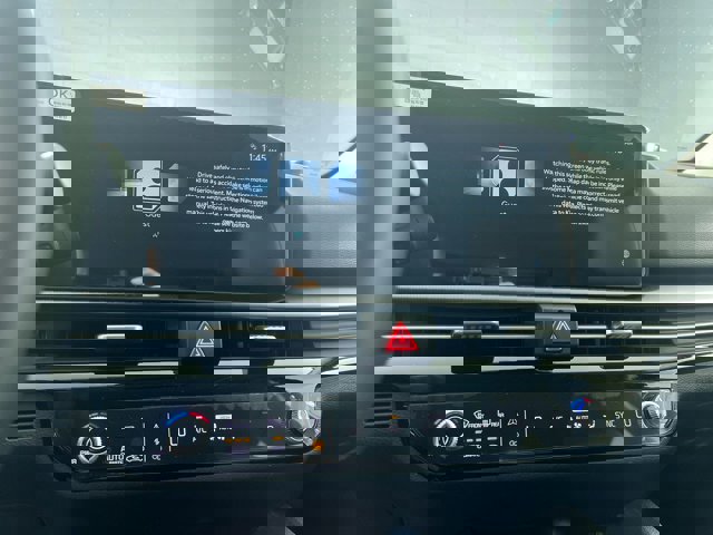 Vehicle image 27 of 36