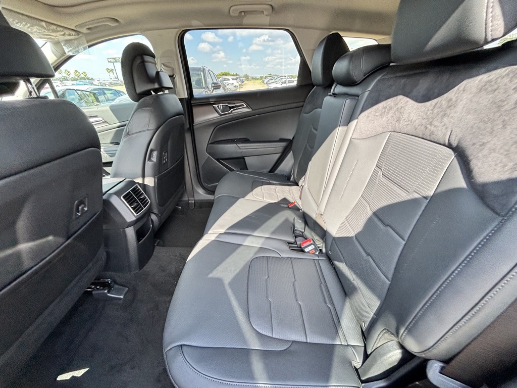 2026 Kia Sportage SX-Prestige Image 8 of 20