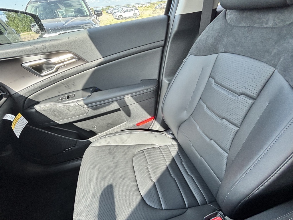 2026 Kia Sportage SX-Prestige Image 7 of 20