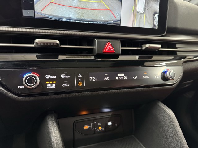 2026 Kia Sportage SX-Prestige Image 13 of 23