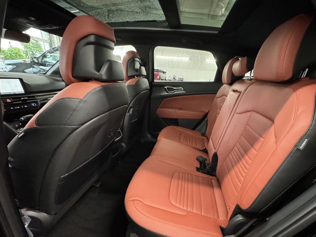 2026 Kia Sportage SX-Prestige Image 9 of 23