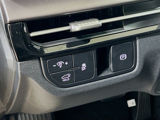 2026 Kia Sportage SX-Prestige Image 27 of 34