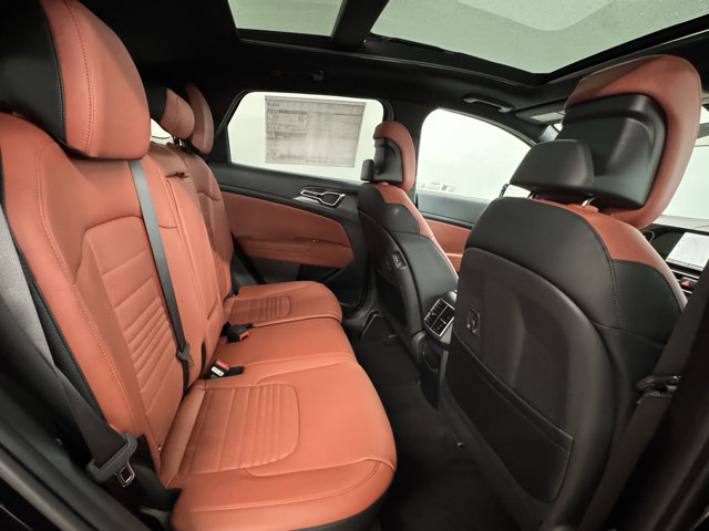 2026 Kia Sportage SX-Prestige Image 8 of 22