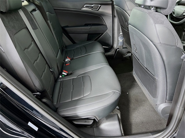 2026 Kia Sportage SX-Prestige Image 30 of 37