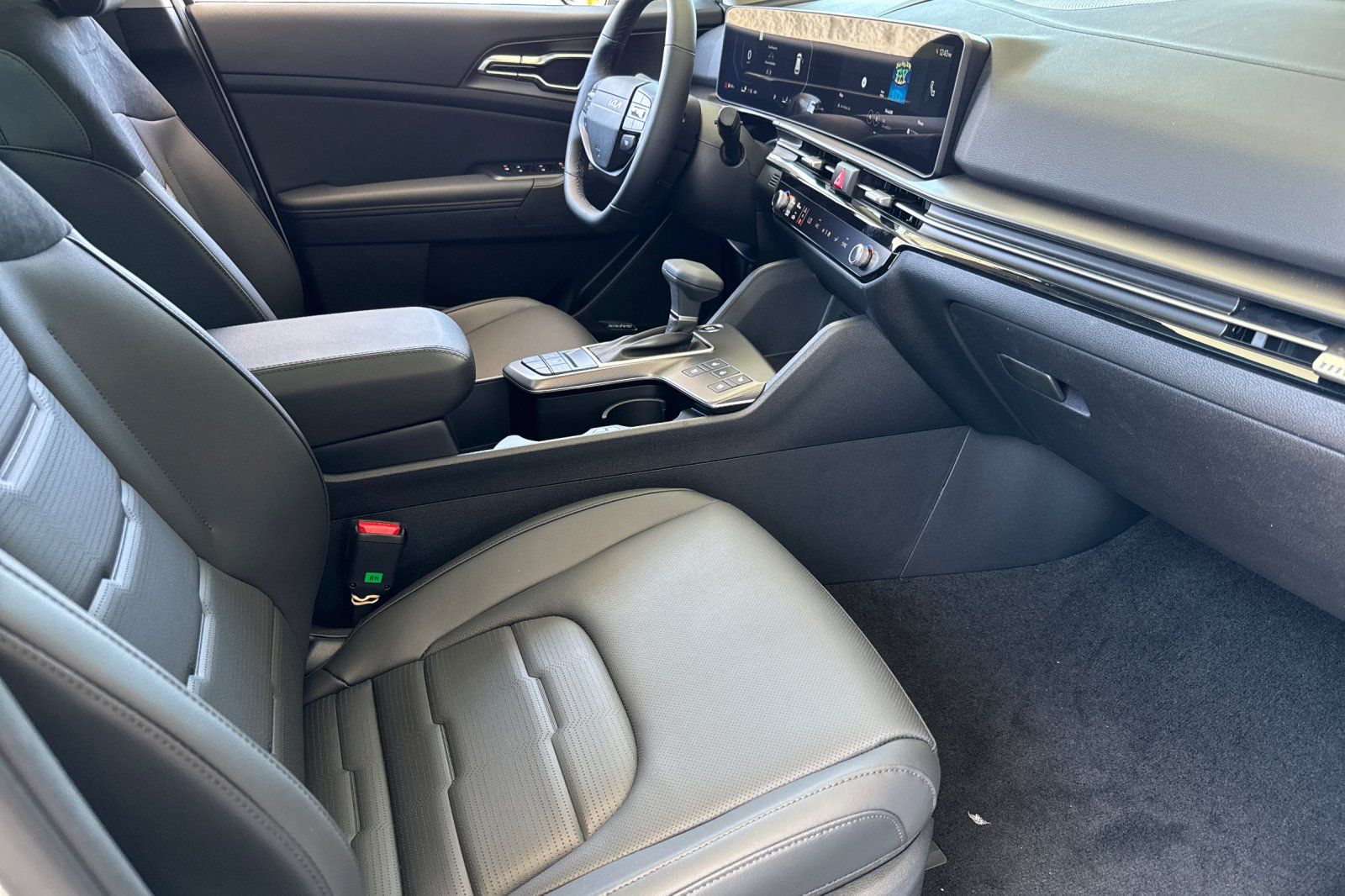 2026 Kia Sportage SX-Prestige Image 8 of 25