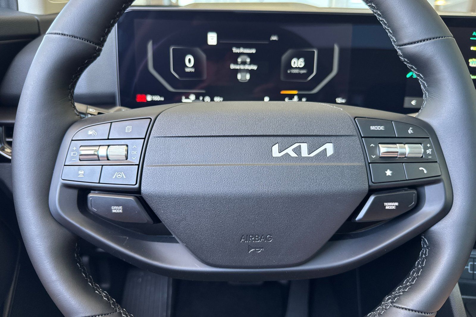 2026 Kia Sportage SX-Prestige Image 12 of 25