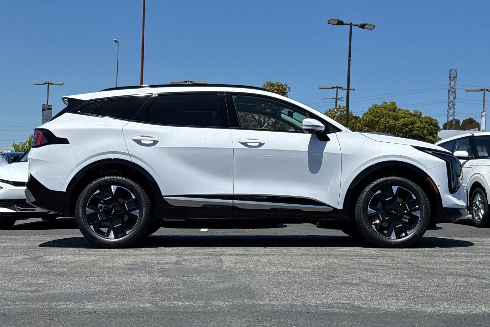 2026 Kia Sportage SX-Prestige Image 4 of 25