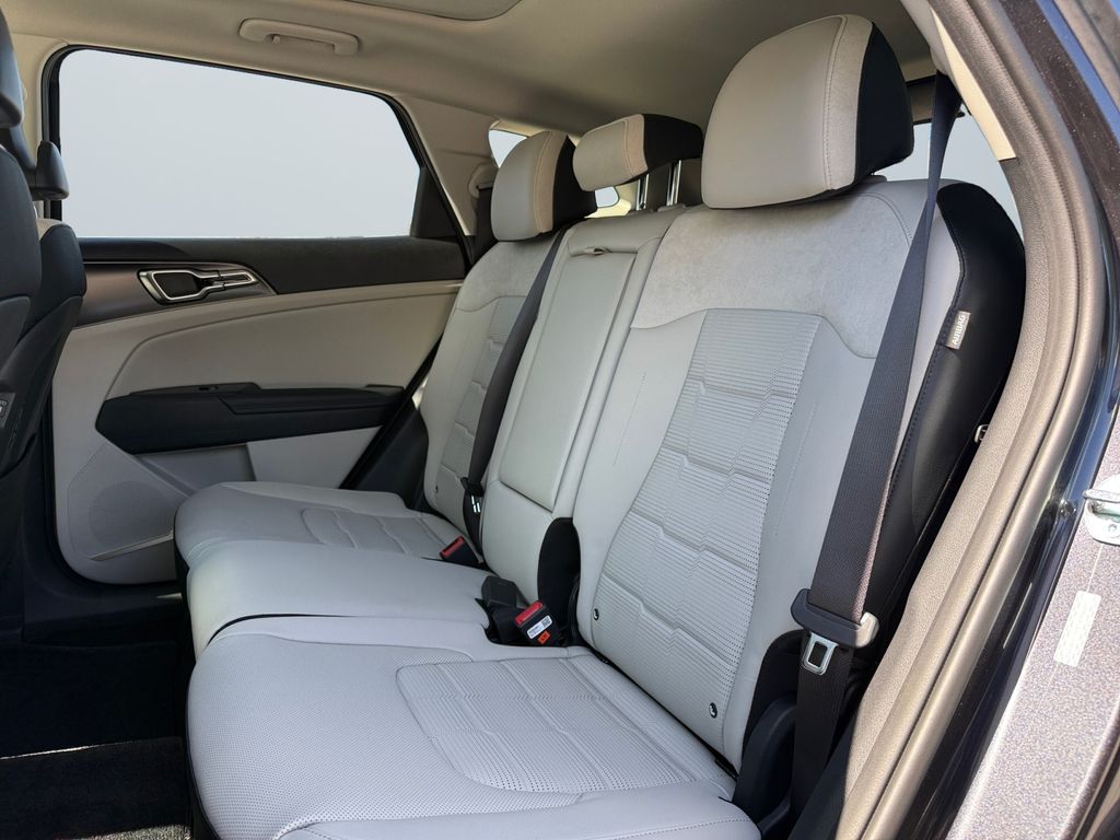 2026 Kia Sportage SX-Prestige Image 10 of 20