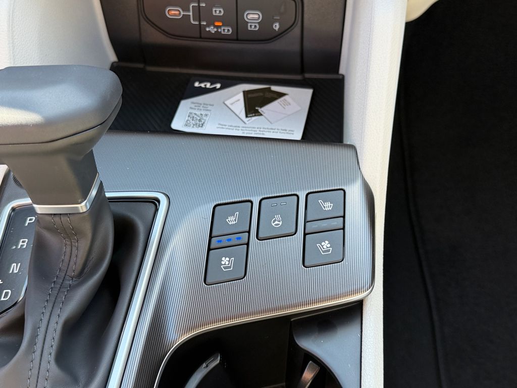 2026 Kia Sportage SX-Prestige Image 18 of 20