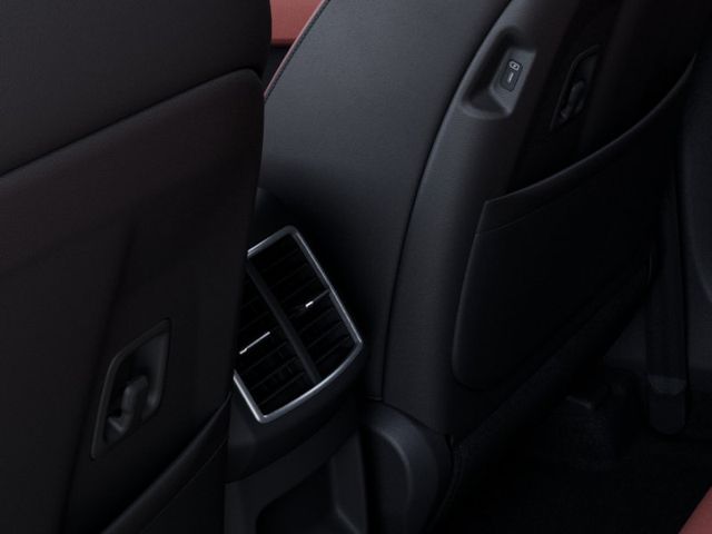 2026 Kia Sportage SX-Prestige Image 25 of 30