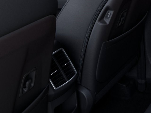 Vehicle image 26 of 27