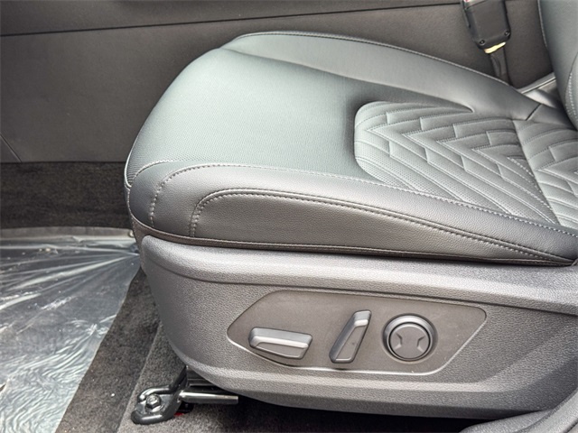 2026 Kia Sportage X-Line Image 17 of 48