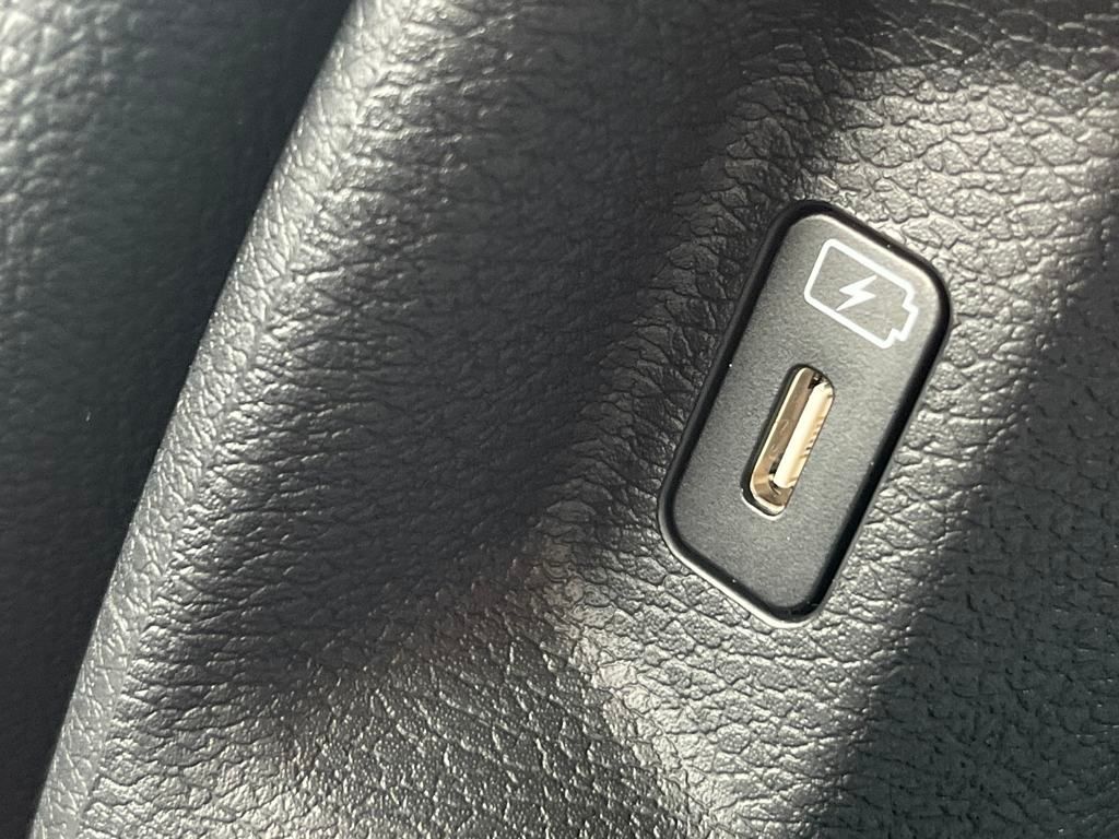 Vehicle image 39 of 43