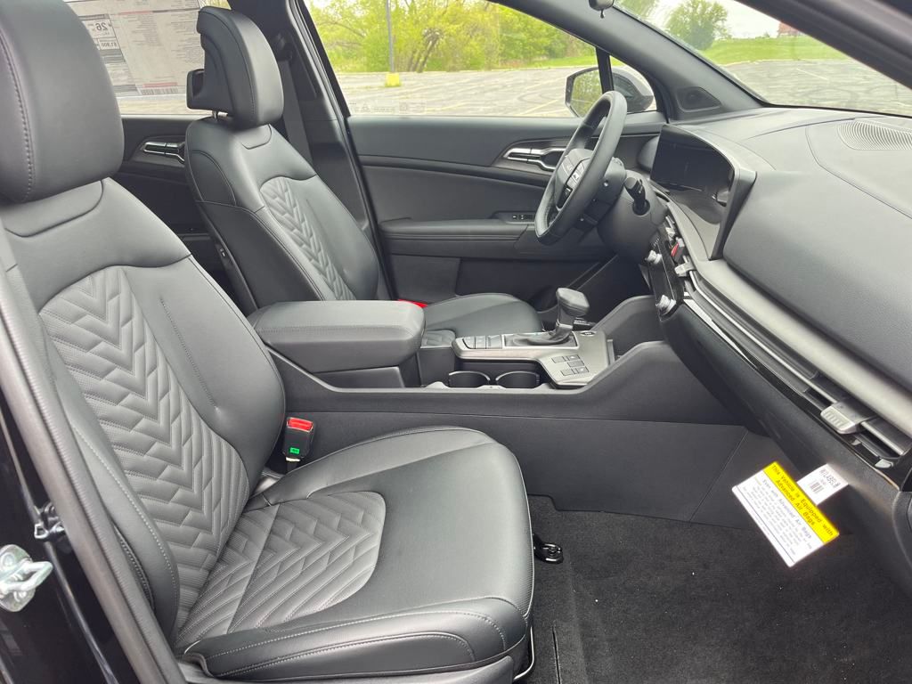 Vehicle image 17 of 43
