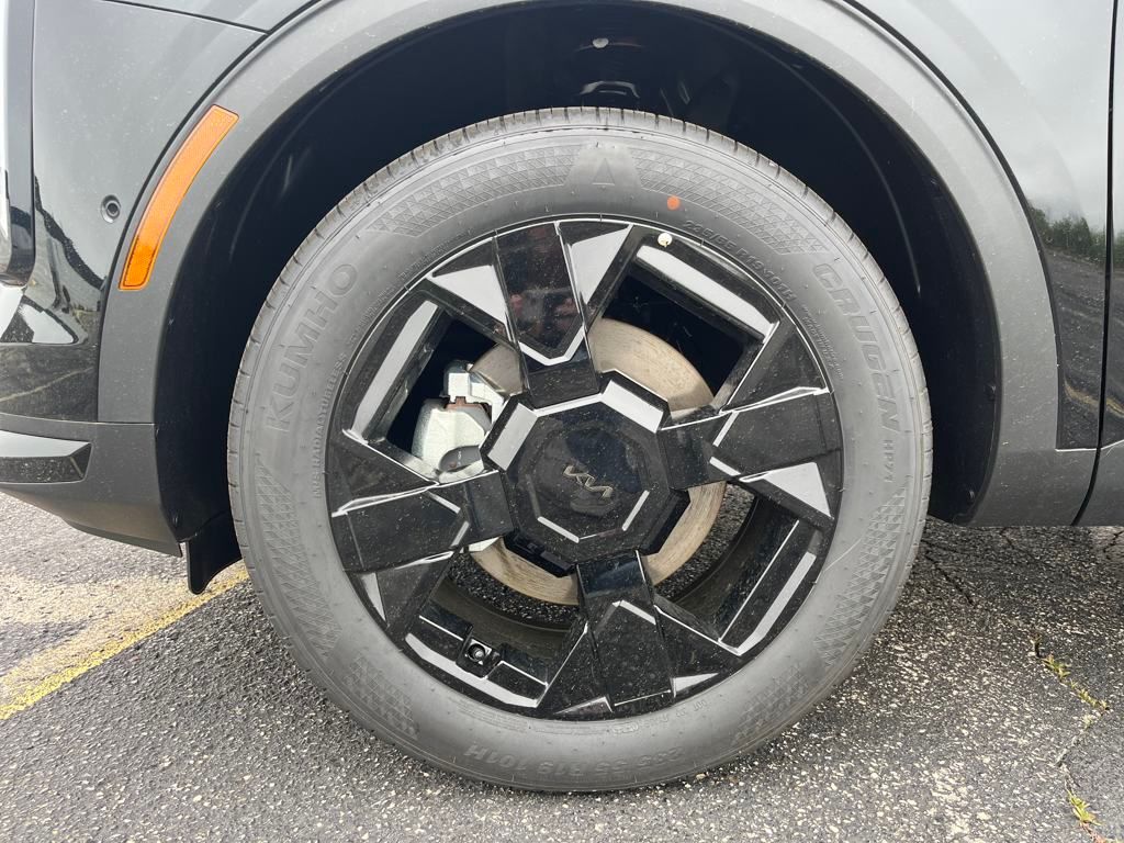 Vehicle image 9 of 43