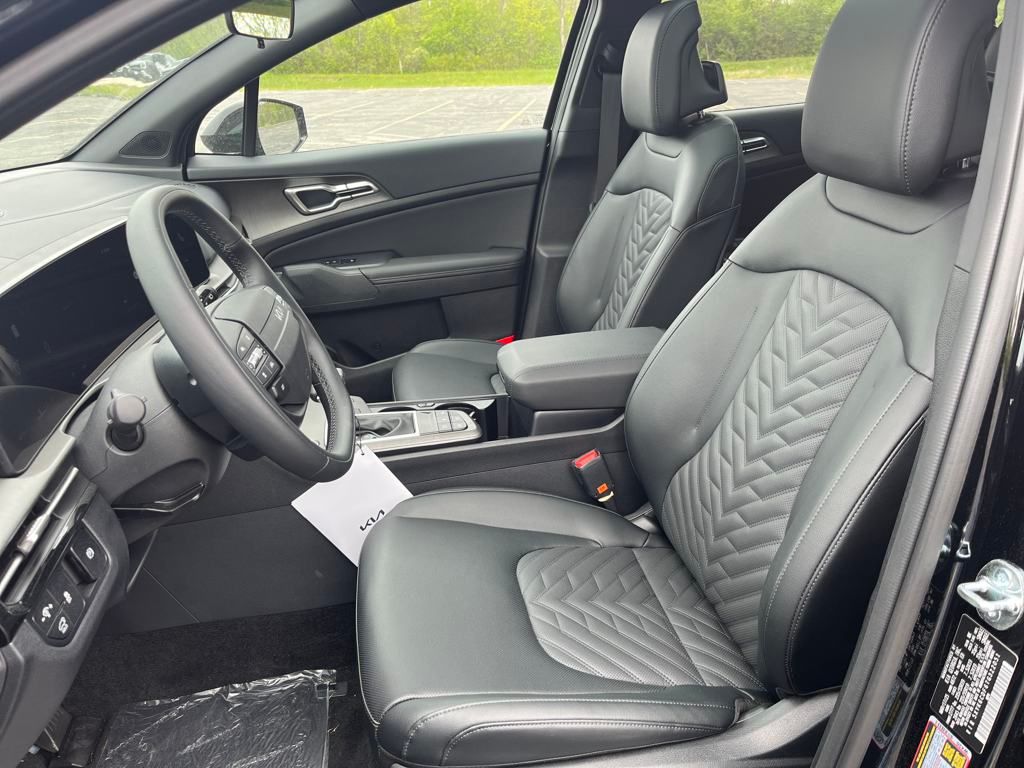Vehicle image 13 of 43