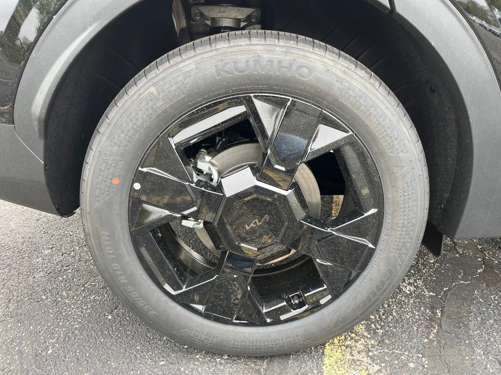 Vehicle image 12 of 43