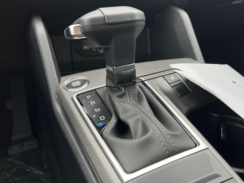 Vehicle image 34 of 43