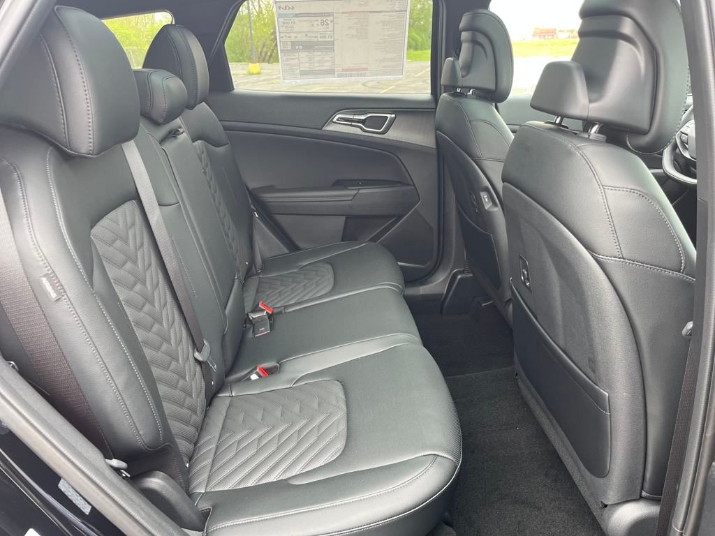 Vehicle image 18 of 43