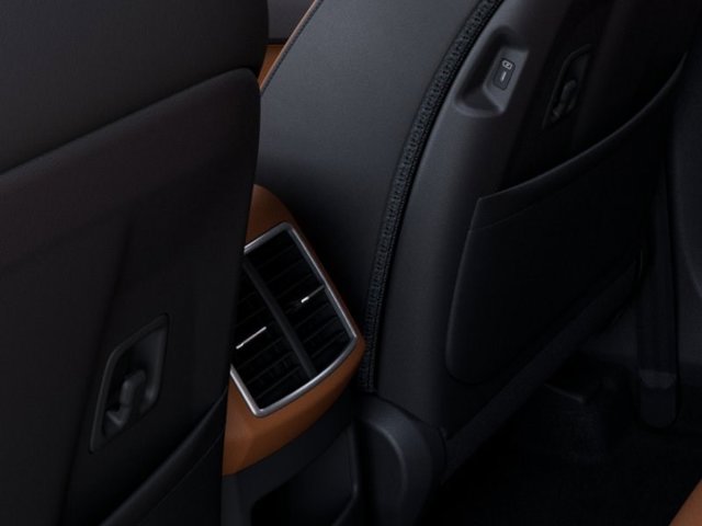 Vehicle image 26 of 27