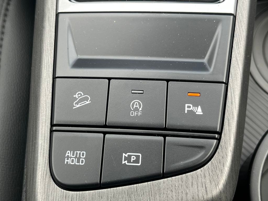 Vehicle image 32 of 39