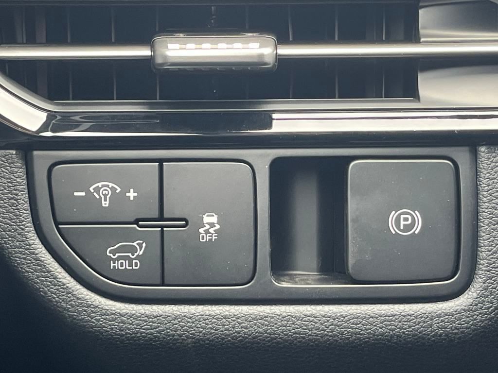 Vehicle image 22 of 39