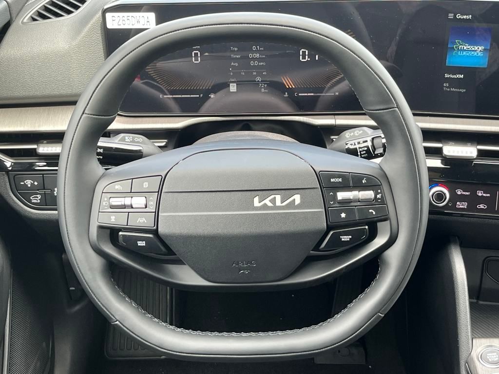 Vehicle image 23 of 39
