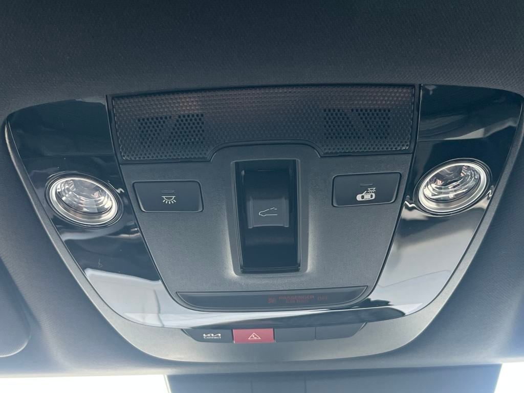 Vehicle image 34 of 39