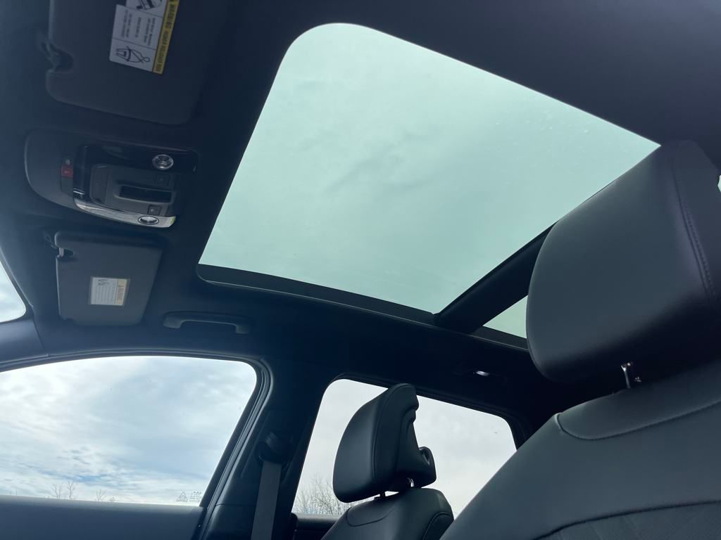 Vehicle image 14 of 39