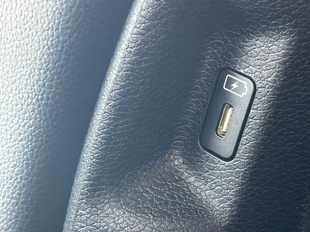 Vehicle image 35 of 39