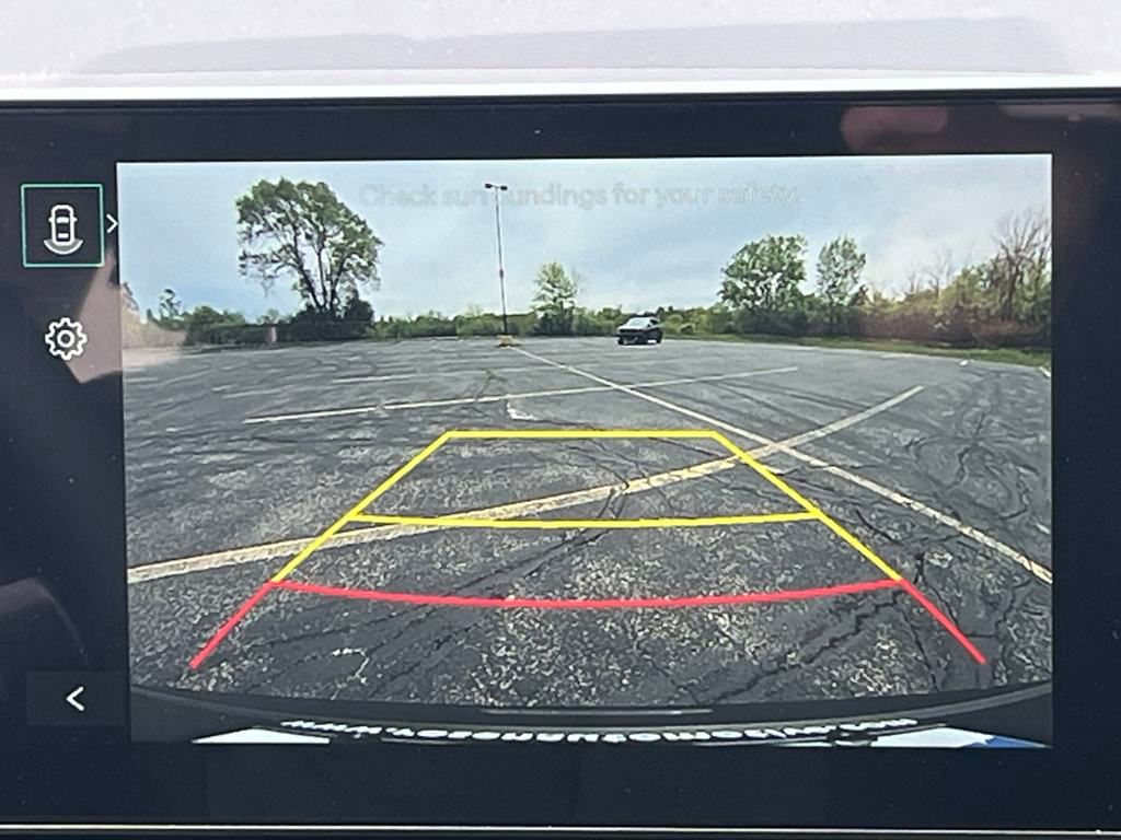 Vehicle image 27 of 39