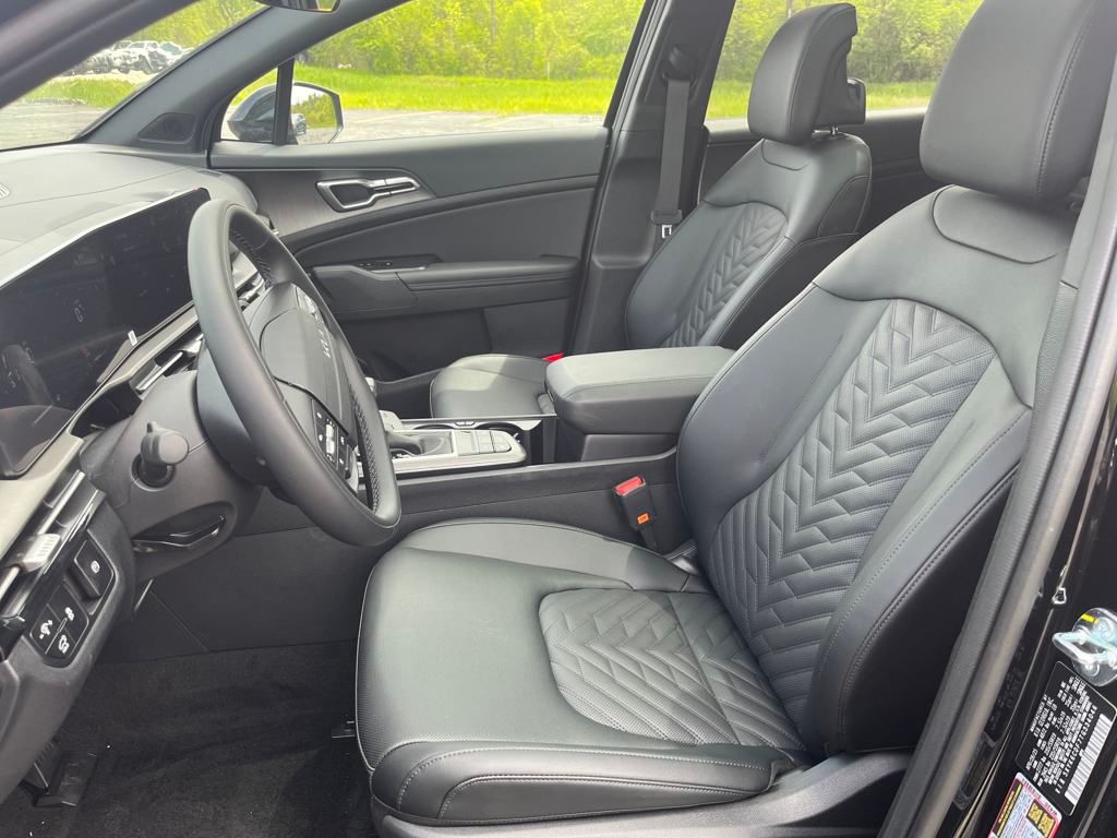 Vehicle image 13 of 39
