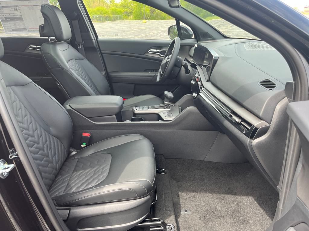 Vehicle image 17 of 39