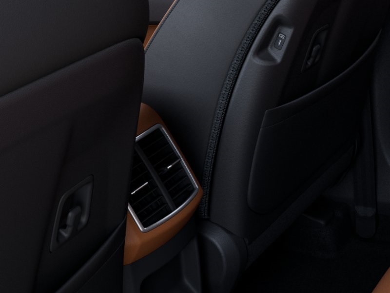 Vehicle image 24 of 27