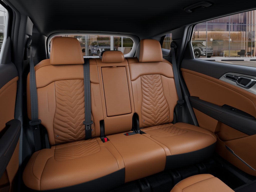 Vehicle image 11 of 27