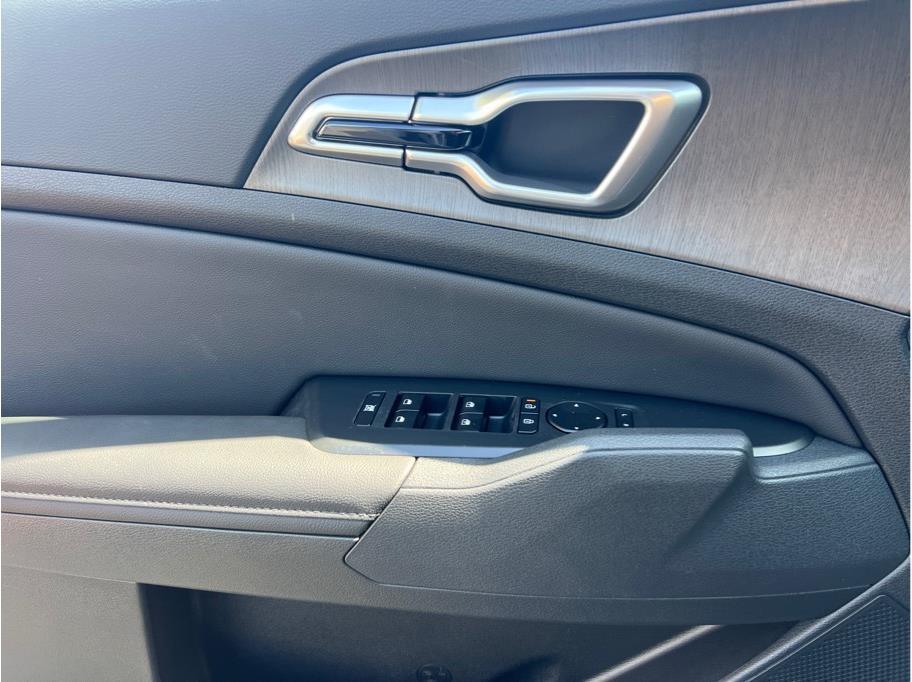 2026 Kia Sportage X-Line Image 19 of 25
