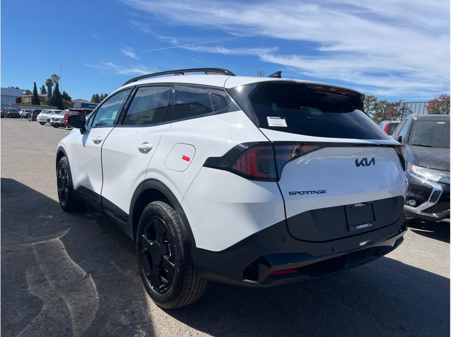 2026 Kia Sportage X-Line Image 8 of 25