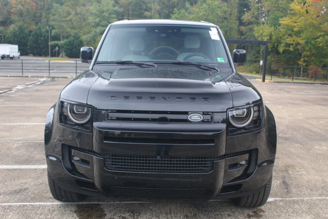 2026 Land Rover Defender V8 Image 2 of 26