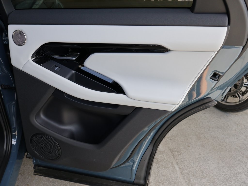 2026 Land Rover Range Rover Evoque Dynamic SE Image 64 of 80