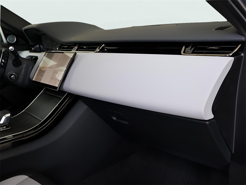 2026 Land Rover Range Rover Evoque Dynamic SE Image 29 of 80