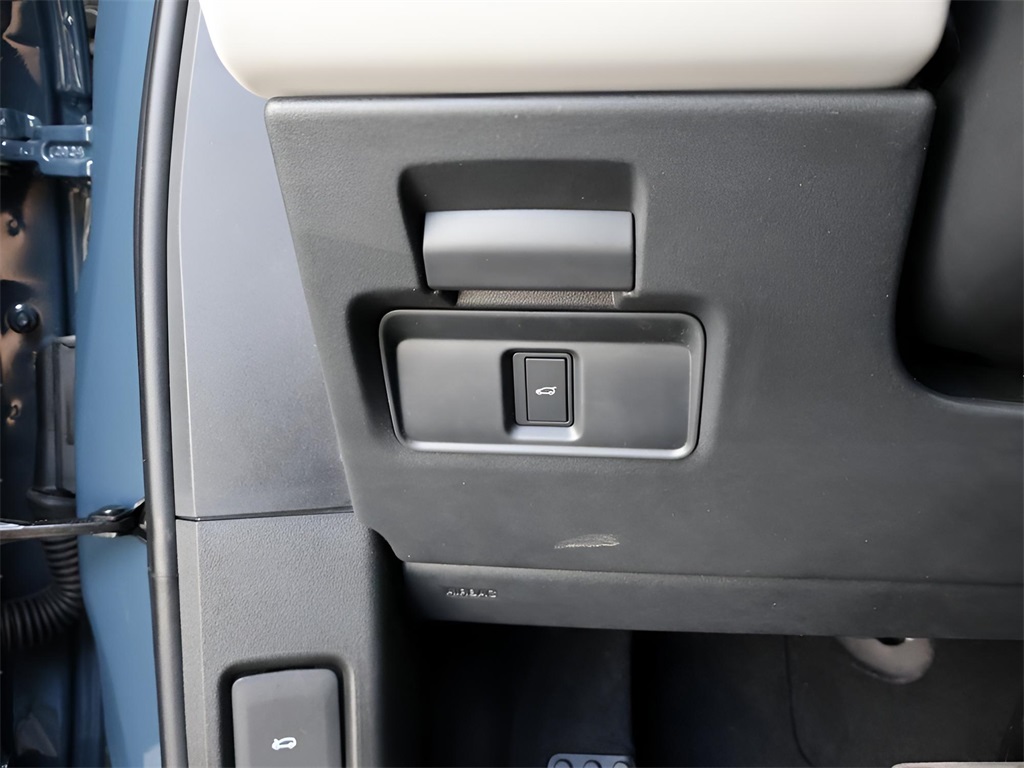 2026 Land Rover Range Rover Evoque Dynamic SE Image 74 of 80