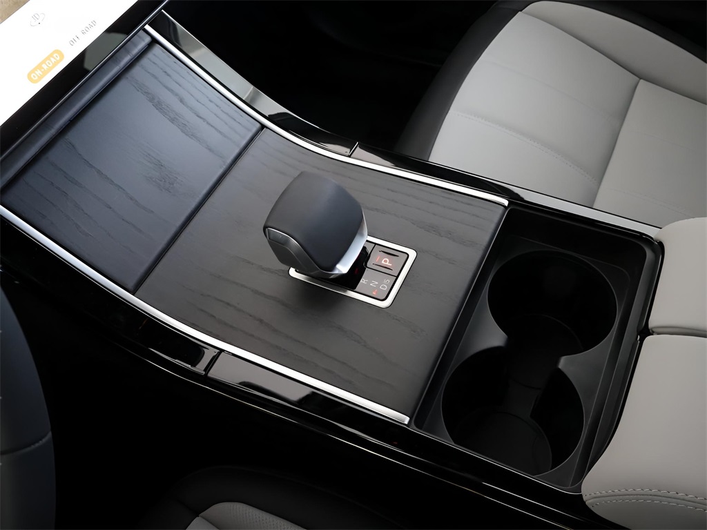 2026 Land Rover Range Rover Evoque Dynamic SE Image 62 of 80