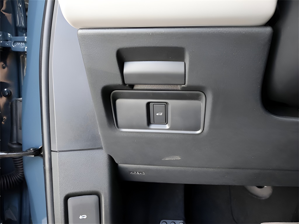 2026 Land Rover Range Rover Evoque Dynamic SE Image 69 of 80