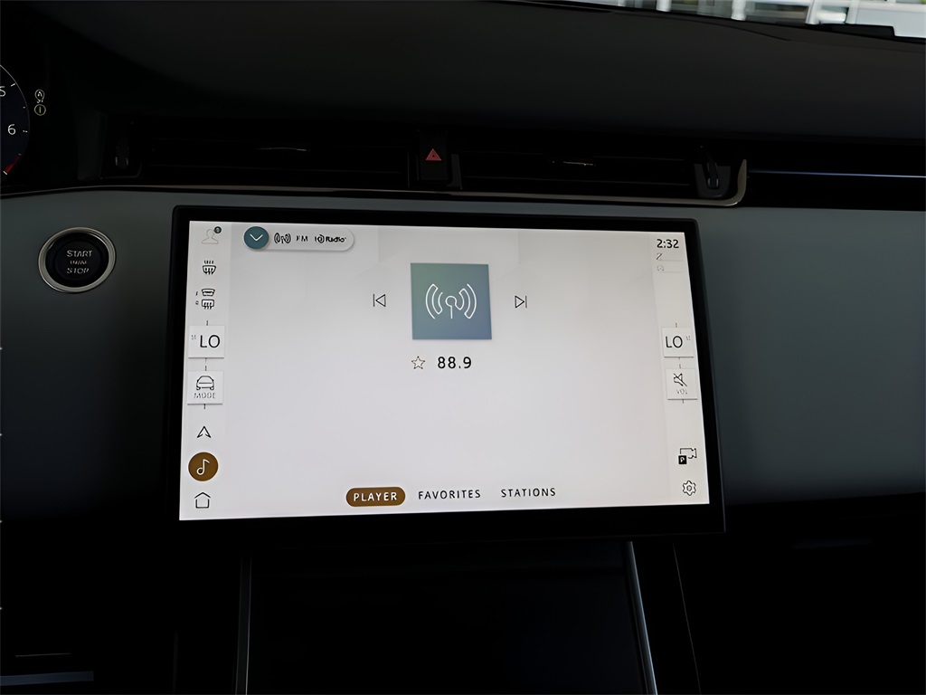 2026 Land Rover Range Rover Evoque Dynamic SE Image 42 of 80