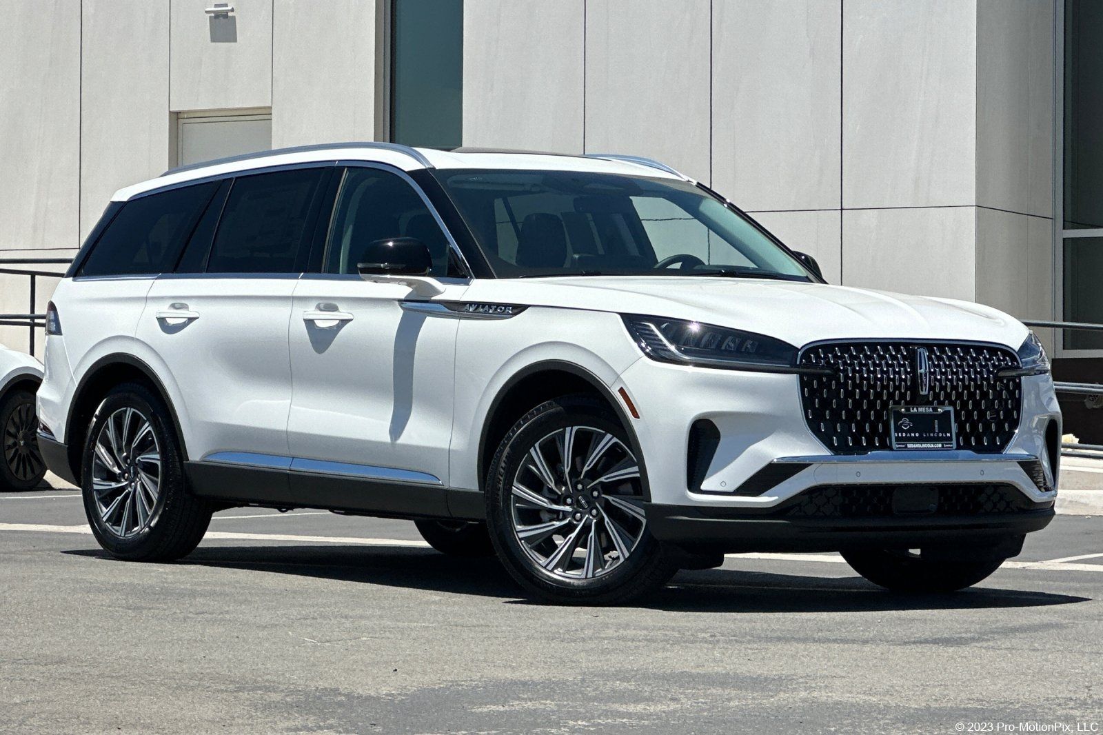 2026 Lincoln Aviator Premiere Image 3 of 35