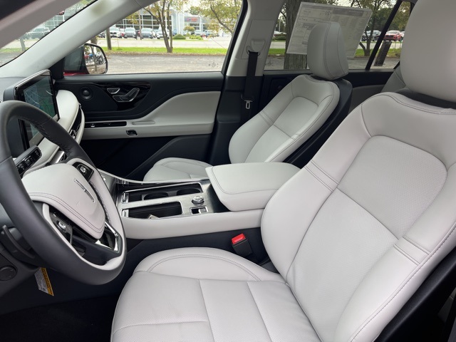 2026 Lincoln Aviator Premiere Image 16 of 42