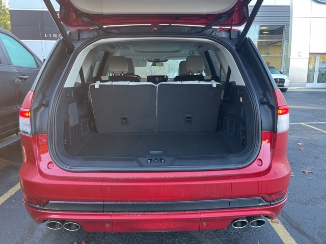 2026 Lincoln Aviator Premiere Image 8 of 42