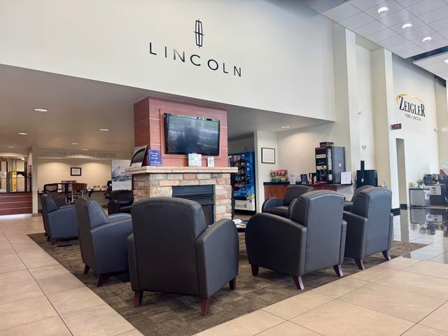 2026 Lincoln Aviator Premiere Image 35 of 42