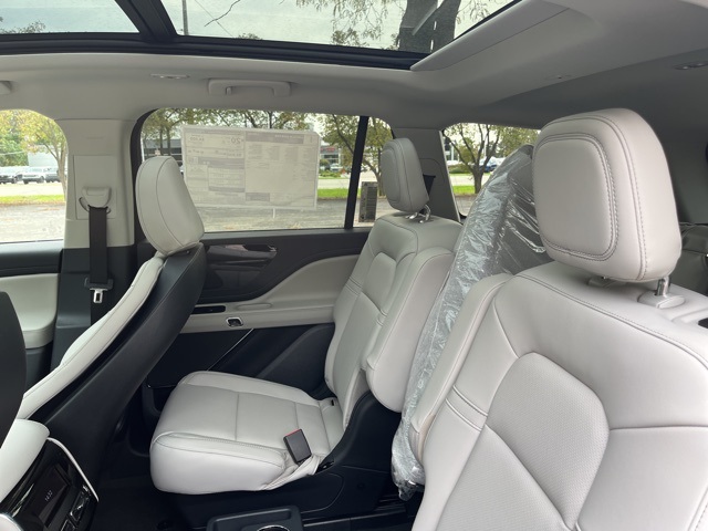 2026 Lincoln Aviator Premiere Image 13 of 42